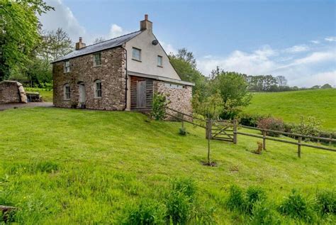 2 bed <b>cottage</b> <b>for sale</b>. . Cottage for sale in high st nelson south wales